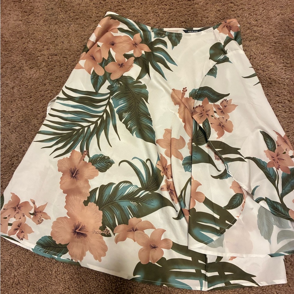 SHEIN Tropical Floral A-Line Skirt in Cream and Green